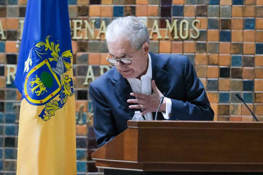 El Congreso de Jalisco reconoce a Enrique Ibarra&nbsp;Pedroza.