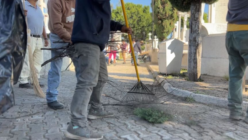 Preparan cementerios para el día de&nbsp;muertos.