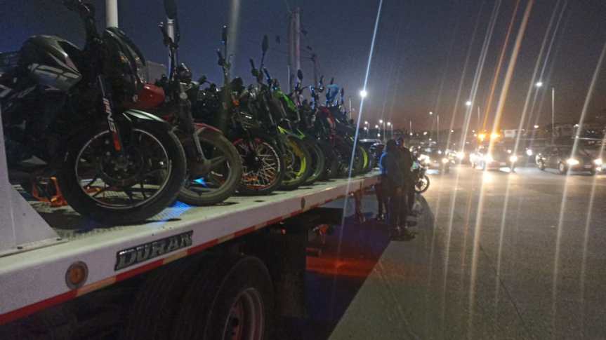 Van por motocicletas irregulares, en&nbsp;Tlajomulco.