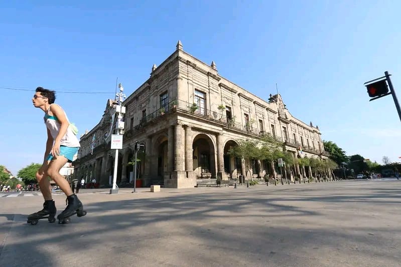 Denuncian aumento salarial desigual, para servidores públicos en&nbsp;Guadalajara.