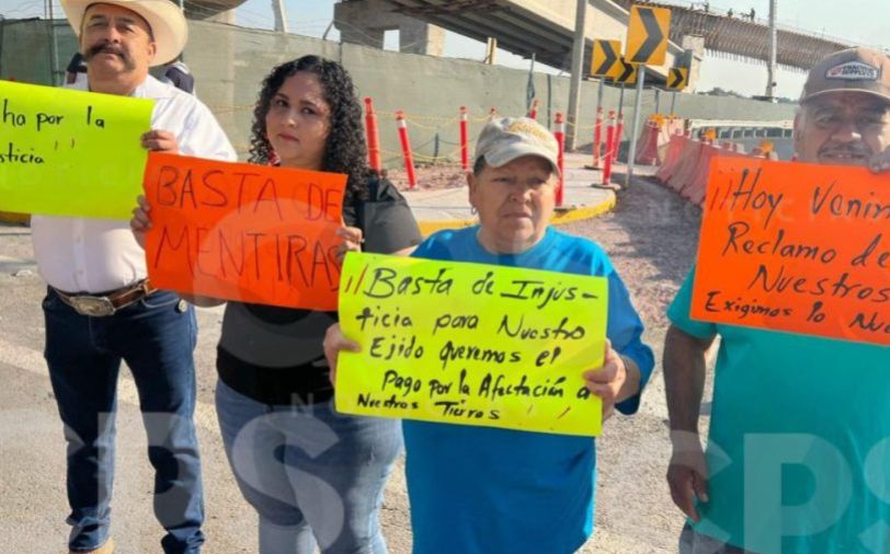 Bloquean la autopista Vallarta-Guadalajara; exigen pagos&nbsp;pendientes.