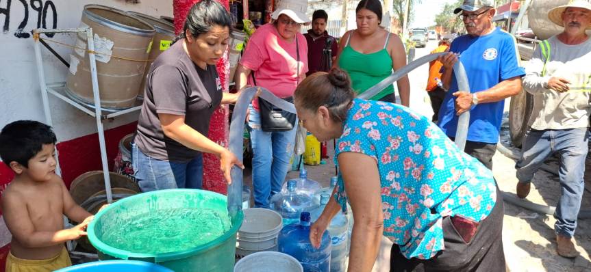 Responden con pipas ante la falta de&nbsp;agua.