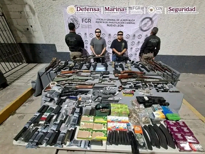 Cae trío armado con 64 armas y más de 3 mil&nbsp;cartuchos.