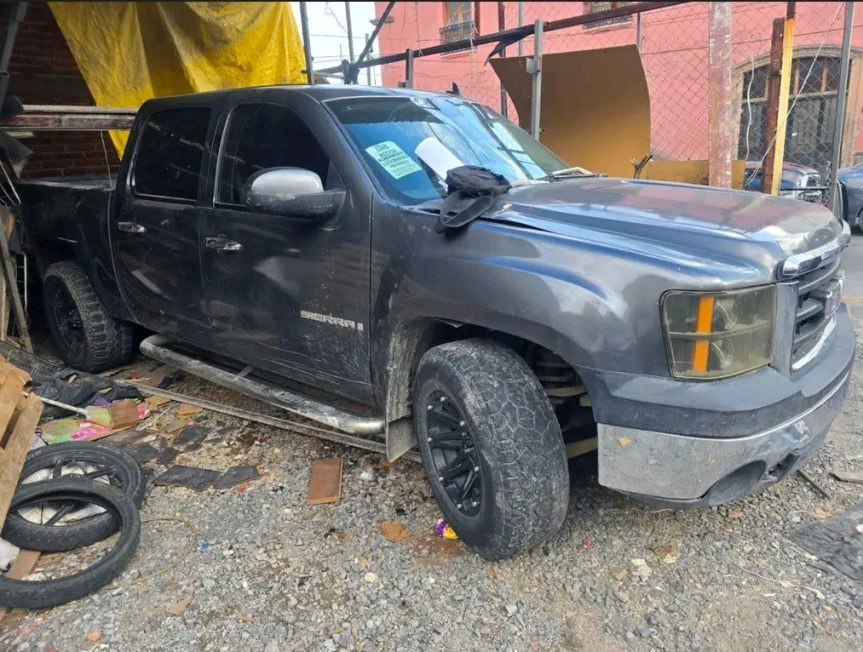 Cateos dejan vehículos robados y equipo táctico&nbsp;asegurado.