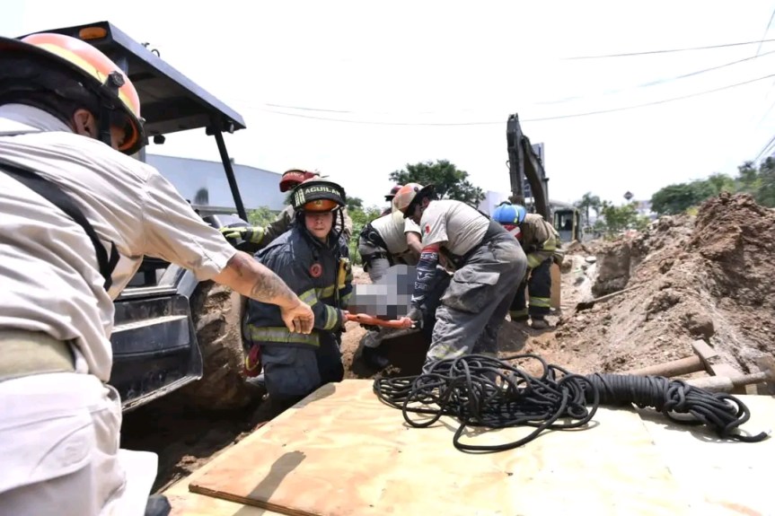 Rescatan a un trabajador tras&nbsp;colapso.