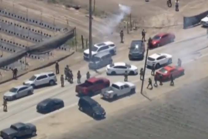 Redada migratoria en California desata violencia y deja heridos&nbsp;graves.