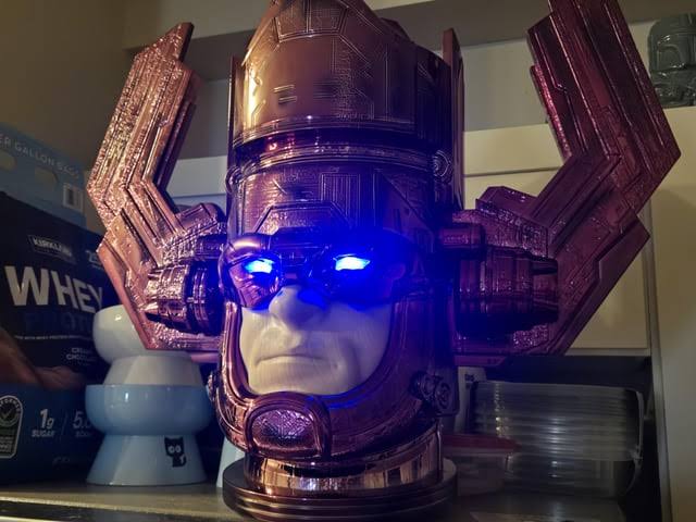 Lanzan bote de palomitas con figura de&nbsp;Galactus.