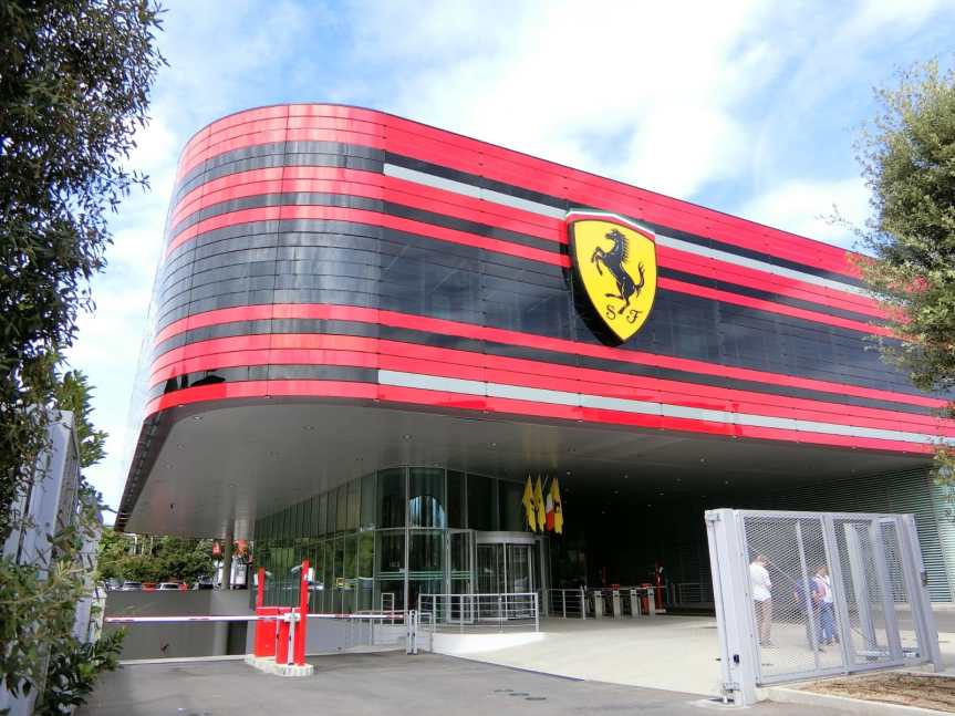 Ferrari sufre su peor caída en bolsa en nueve&nbsp;años.