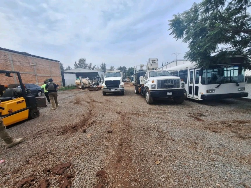 Aseguran vehículos y maquinaria en cateo en&nbsp;Tepatitlán.