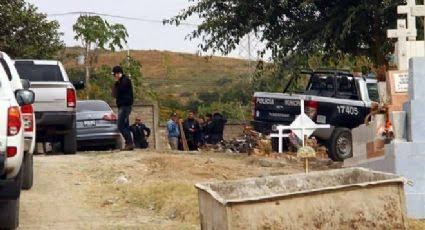 Hallan fosas clandestinas en&nbsp;panteón.