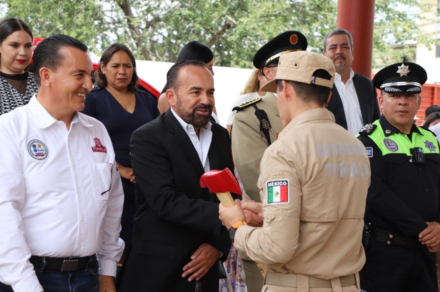 Refuerzan a Bomberos con equipo y&nbsp;herramientas.