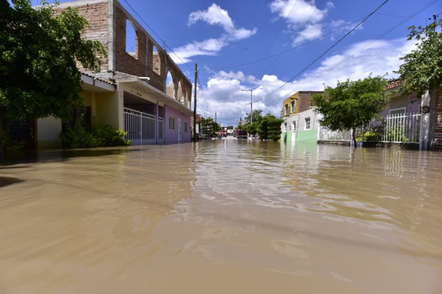 Se desborda el río Lerma y afecta viviendas en La Barca y&nbsp;Ayotlán.