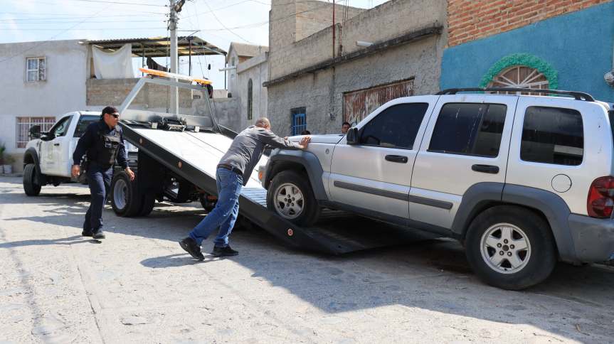 Retiran autos abandonados para mejorar seguridad y medio&nbsp;ambiente.