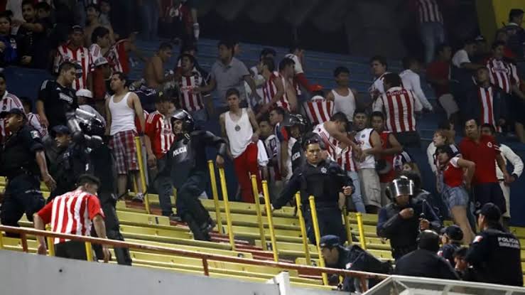 Tragedia en Guadalajara: Riña entre aficionados deja un&nbsp;muerto.