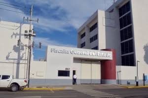 Bloqueo en la Fiscalía de Jalisco por familiares de detenidos, tras disturbios en Palacio de&nbsp;Gobierno.