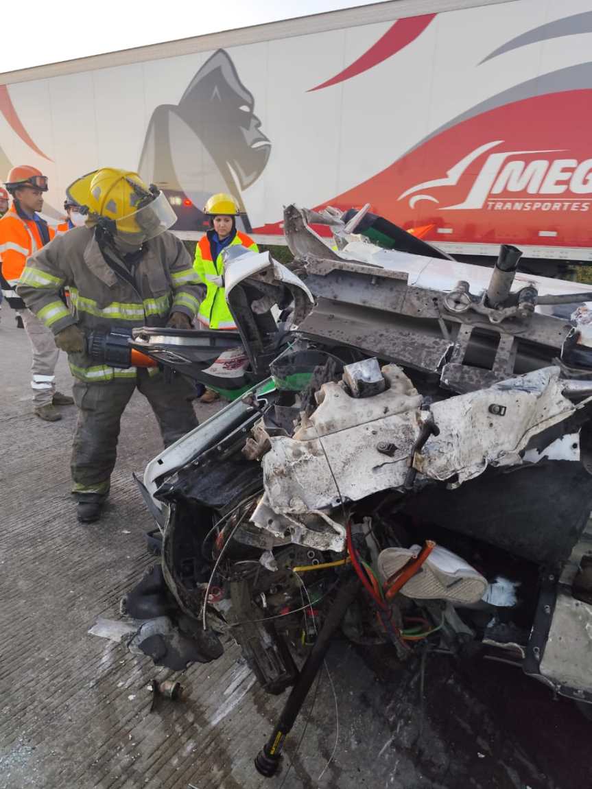 Choque de tráiler deja un lesionado grave en el Macrolibramiento.&nbsp;