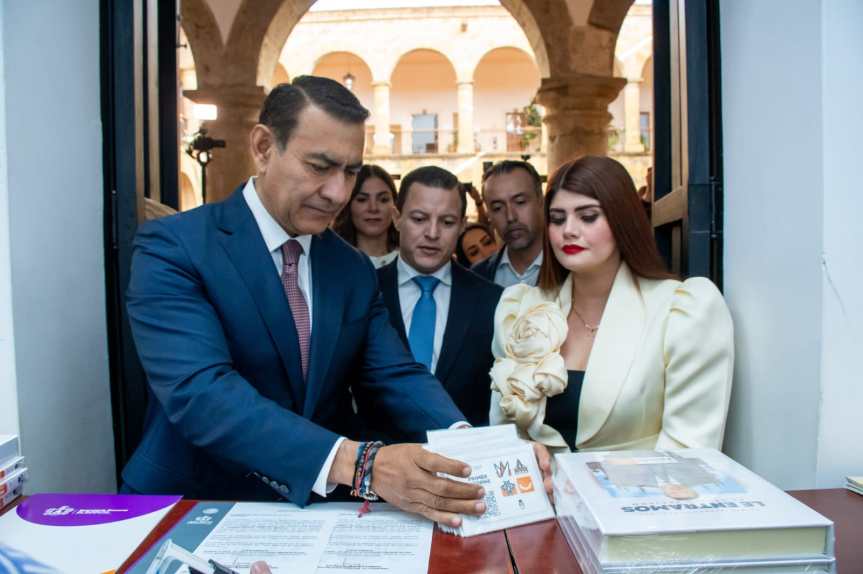 El Gobierno de Jalisco entrega Primer Informe al Congreso&nbsp;Estatal.