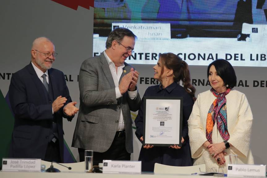 FIL Guadalajara recibe certificado “Hecho en México” por su excelencia&nbsp;cultural.