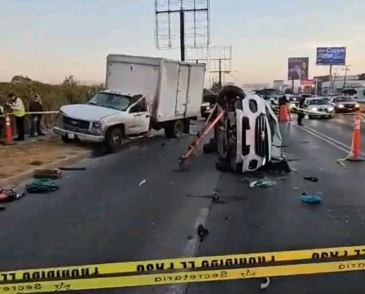 Muere conductor tras volcadura en López&nbsp;Mateos.