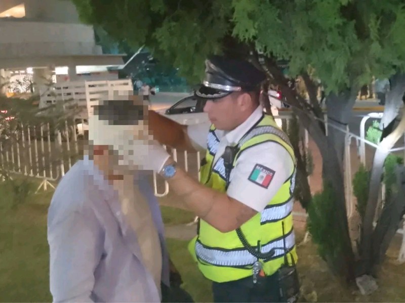 Atienden a participante de la FIL tras accidente en las inmediaciones de Expo&nbsp;Guadalajara.