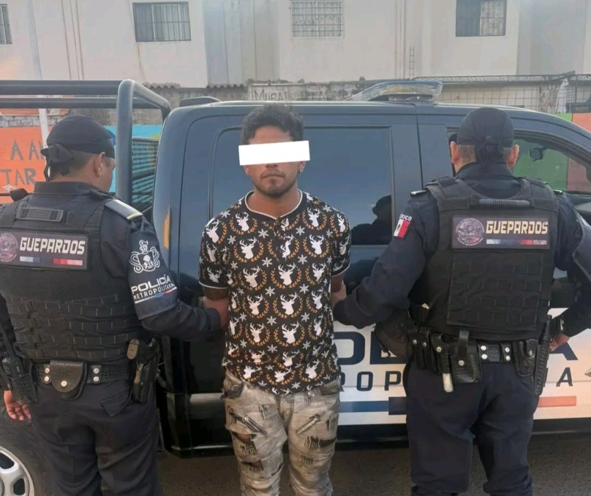 Aseguran dos motocicletas robadas y detienen a sus&nbsp;conductores.