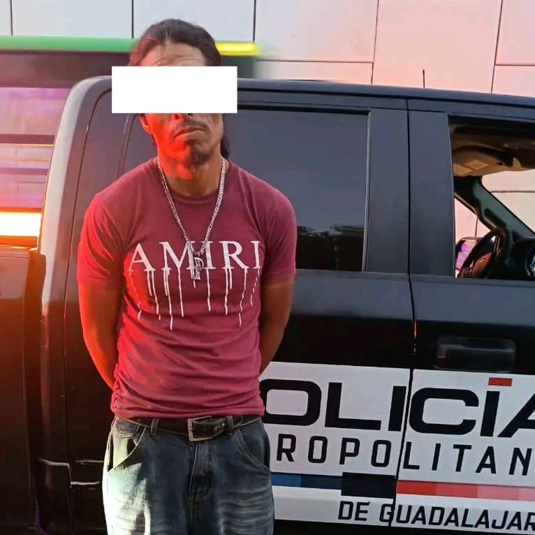 Detienen a hombre con droga en tianguis navideño de Lomas de&nbsp;Polanco.
