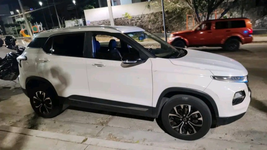 Detienen a tres en vehículo&nbsp;robado.