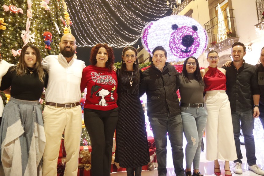 Arranca Tlaquepaque su Navidad con encendido monumental del&nbsp;árbol.