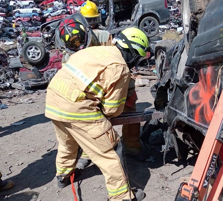 Bomberos de Tlajomulco capacitan en rescate&nbsp;vehicular.