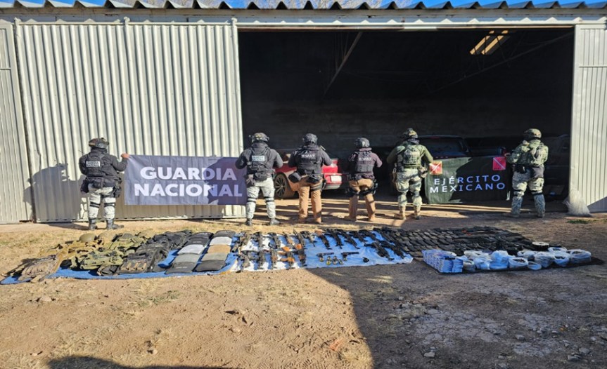 En Chihuahua, autoridades aseguran armas, vehículos y equipo&nbsp;táctico.