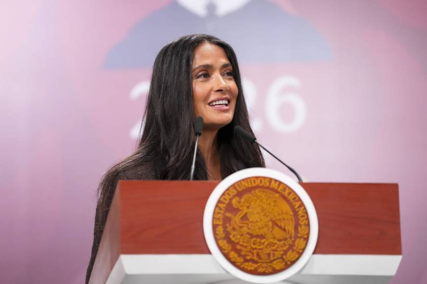 Salma Hayek se emociona al volver a casa: «Esta fue mi&nbsp;cuna».