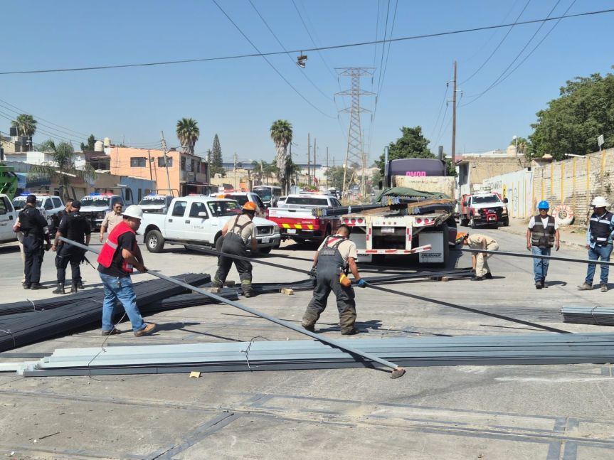 Ferrocarril impacta tráiler en&nbsp;Tlaquepaque.