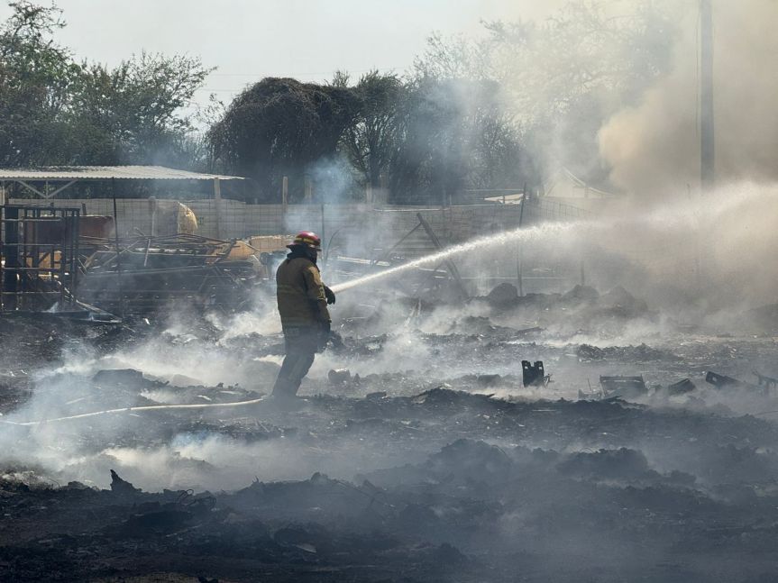 Incendio controlado en&nbsp;recicladora.